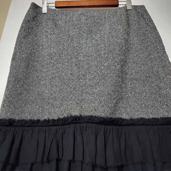 Grey tweed and black tiered skirt - Picture 5 of 6